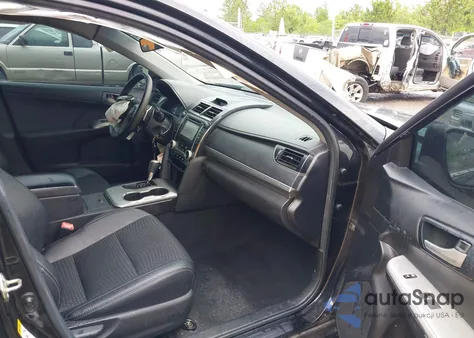 2014 Toyota Camry Se z USA, uszkodzony, nr VIN 4T1BF1FK0EU870638